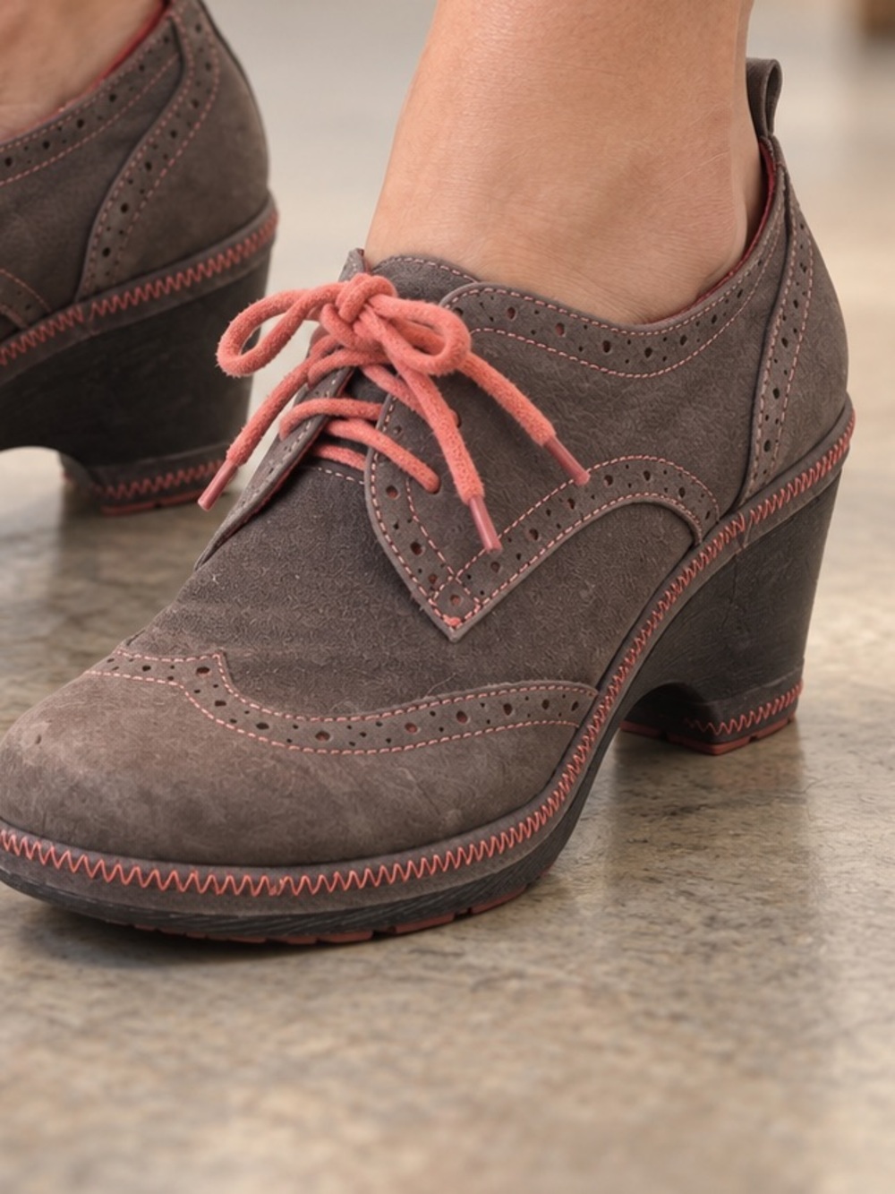 Jambu Women's Brown Suede Lace-Up Wedge Oxfords with Coral Laces